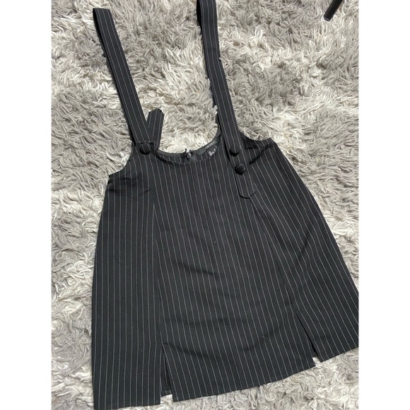 Skirt w/ Suspenders - Picture 1 of 3